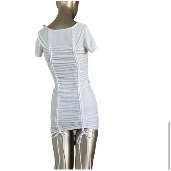 O Vianca White crewneck ribbed T-shirt dress with double ruching, front & back - Picture 4 of 14